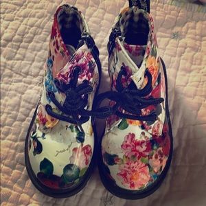 Floral combat boots🌸